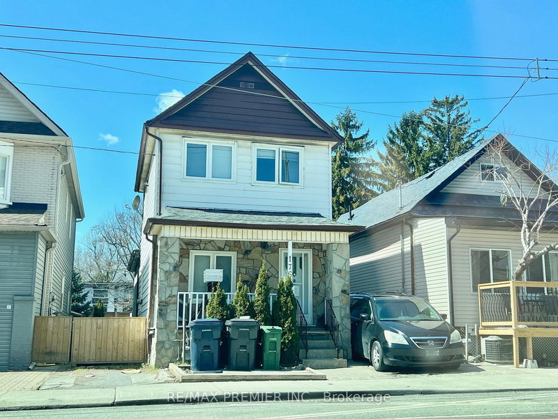 home for lease on 176 Coxwell Avenue