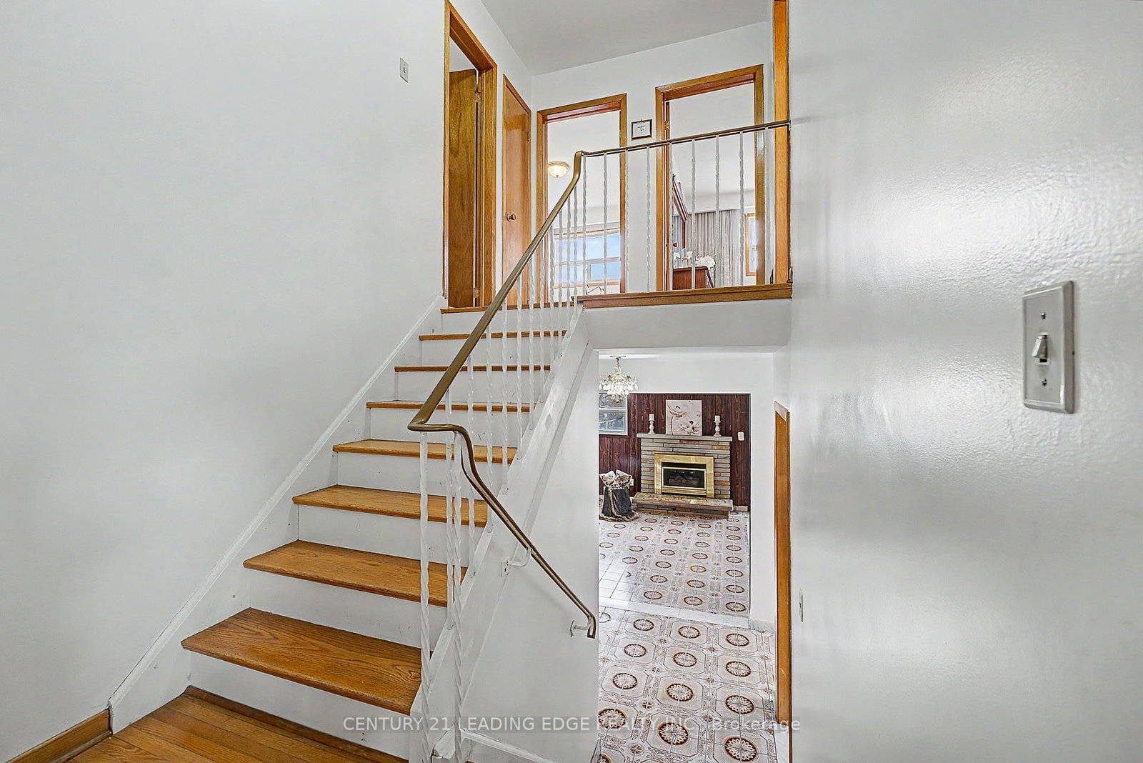 Semi-Detached House for sale at 2A Fairglen Avenue, Toronto, Ontario, M1T 1G7 - L'Amoreaux - MLS: E12968736