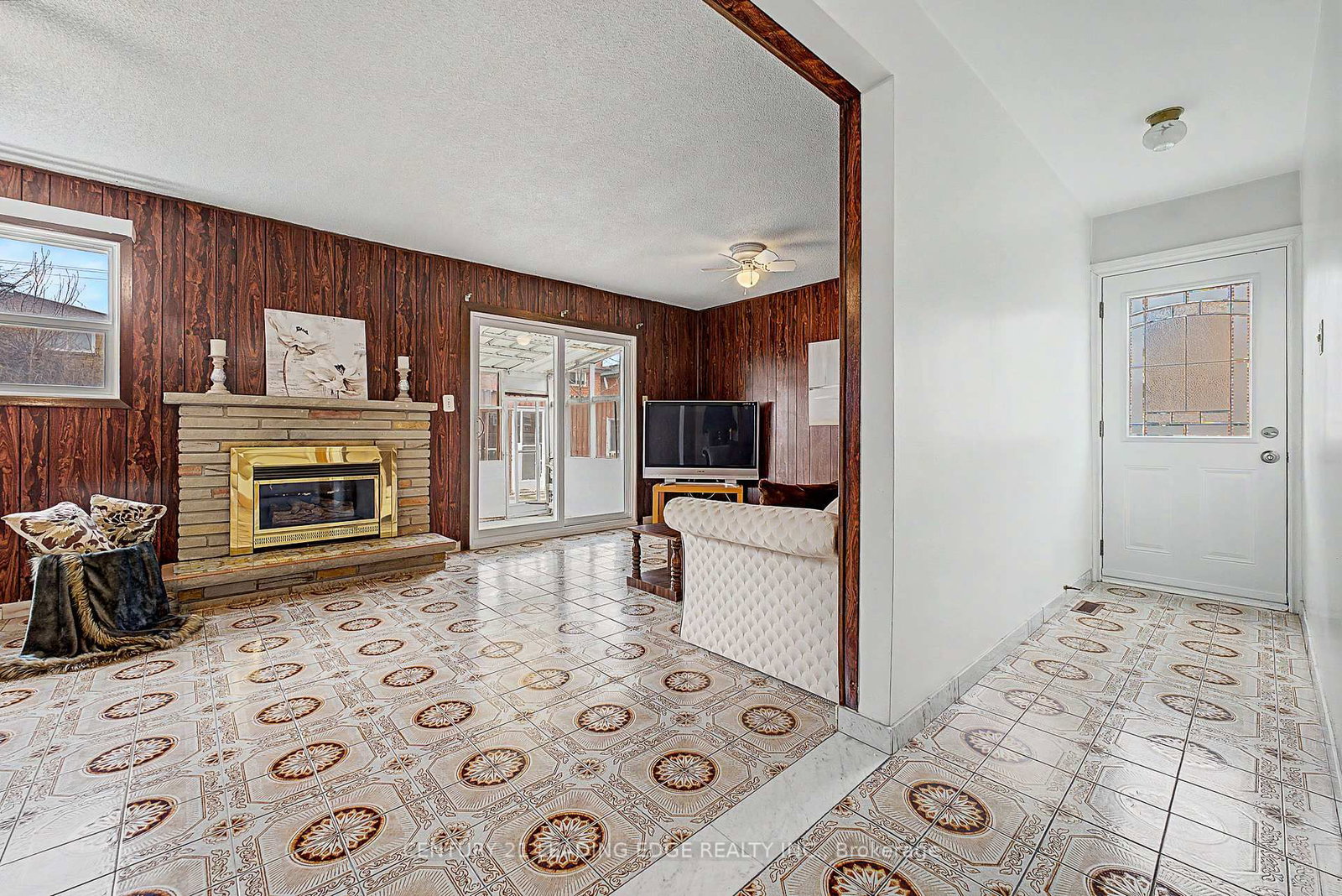 Semi-Detached House for sale at 2A Fairglen Avenue, Toronto, Ontario, M1T 1G7 - L'Amoreaux - MLS: E12968736