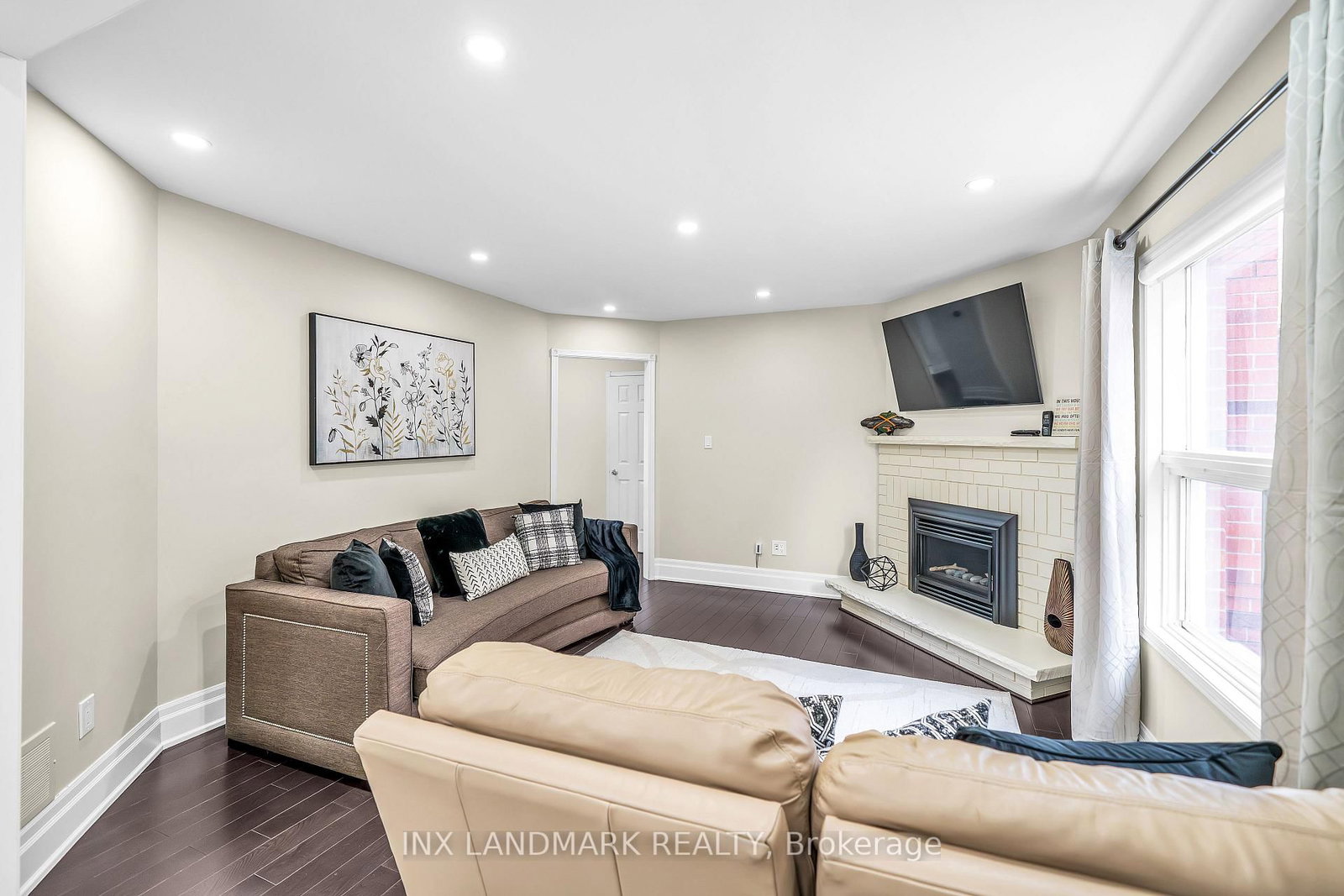 Detached House for sale at 16 Bancroft Crescent, Whitby, Ontario, L1R 2E6 - Williamsburg - MLS: E12969188