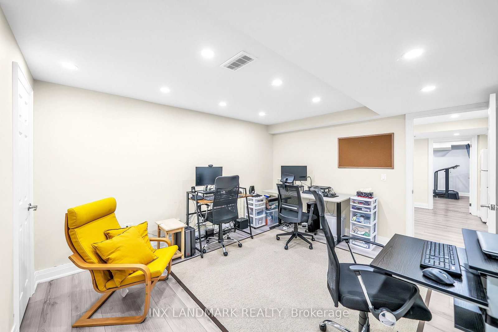 Detached House for sale at 16 Bancroft Crescent, Whitby, Ontario, L1R 2E6 - Williamsburg - MLS: E12969188