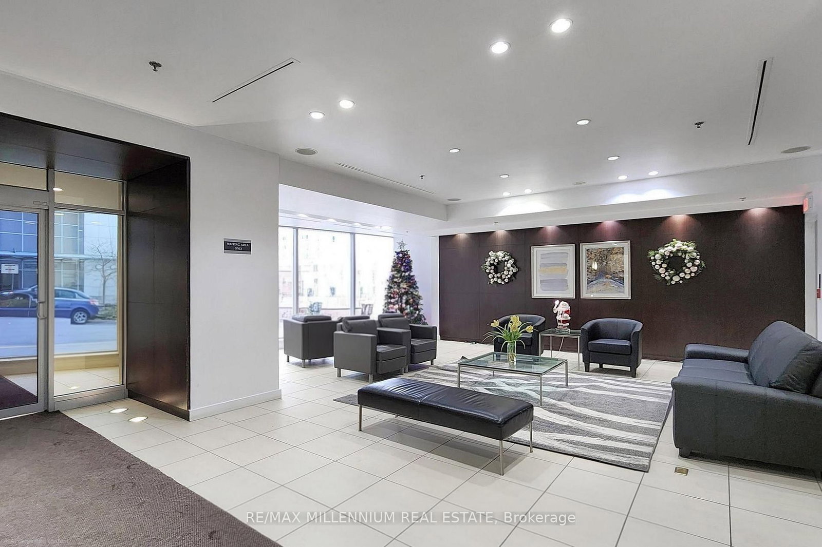 36 Lee Centre Drive, Unit 3316 - Photo 2