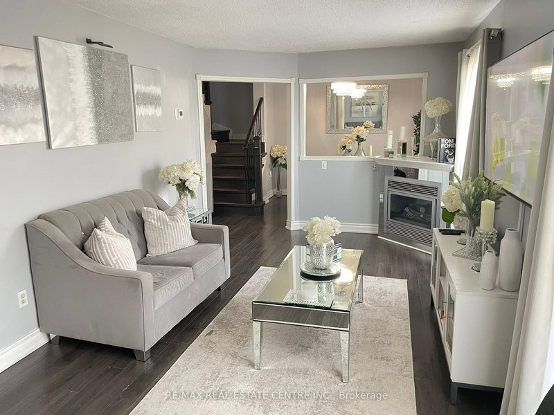 130 Wright Cres, Ajax, L1S 6X7 | Image 2