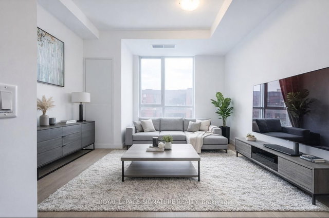 202 - 2545 Simcoe Street N