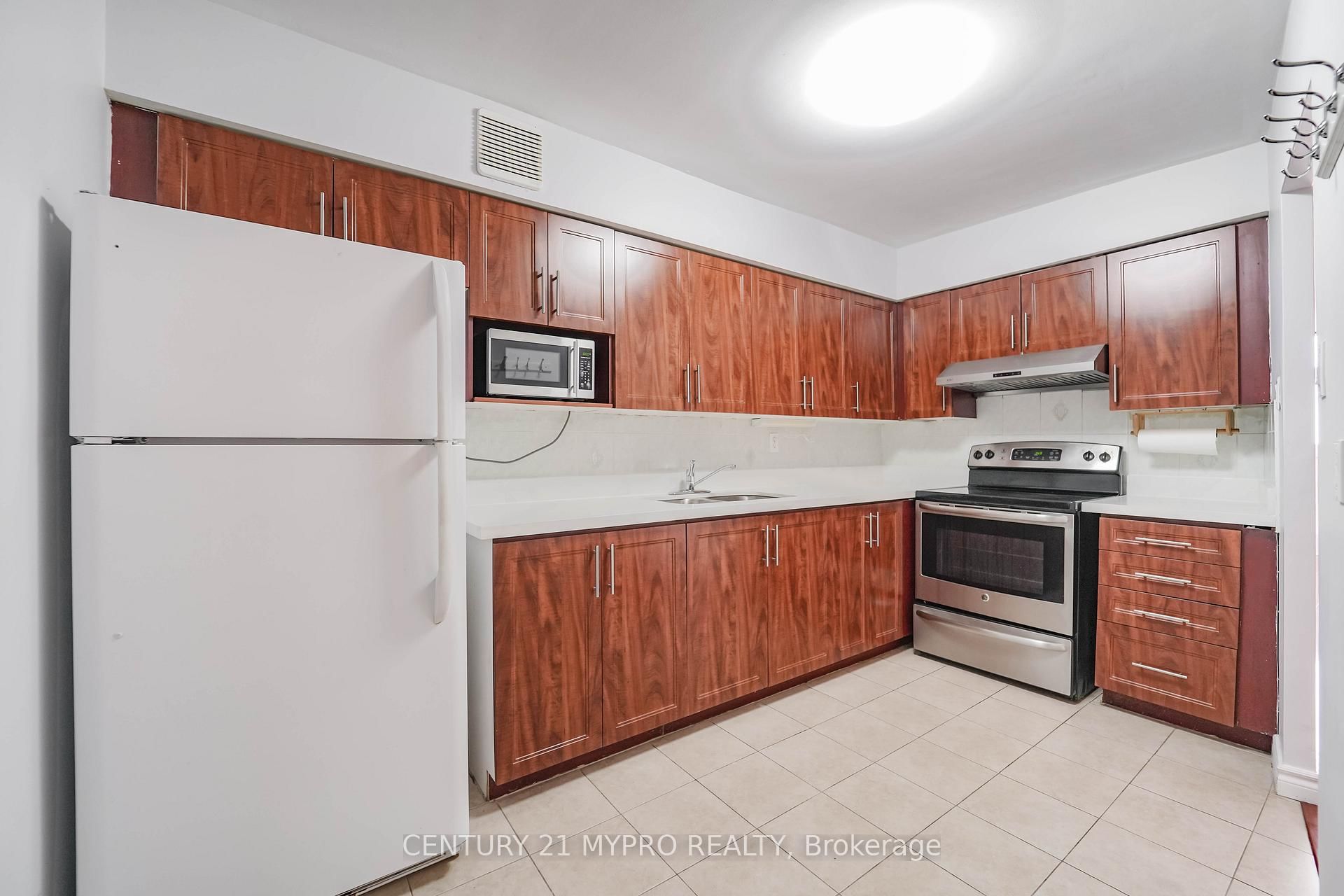 100 Echo Point, Unit 1708