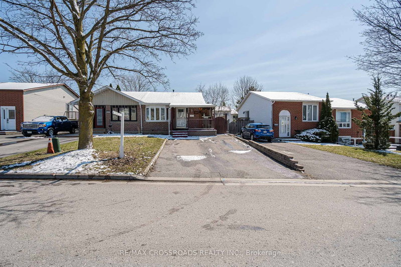 809 Monaghan Ave, Oshawa, L1J 7B6 | Image 2