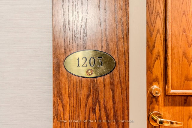 1203 - 1 Lee Centre Drive