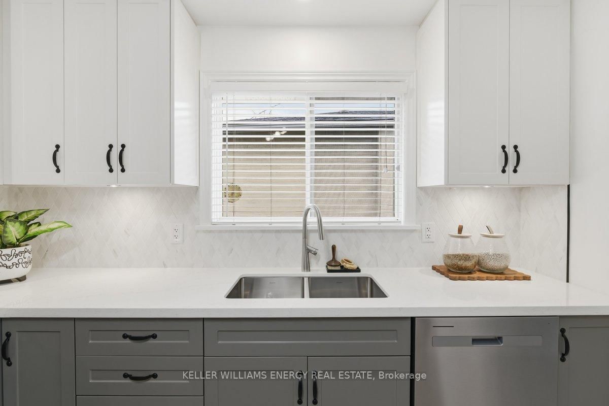 Detached House for sale at 36 Stonefield Crescent, Toronto, Ontario, M1E 4J5 - Morningside - MLS: E12971132