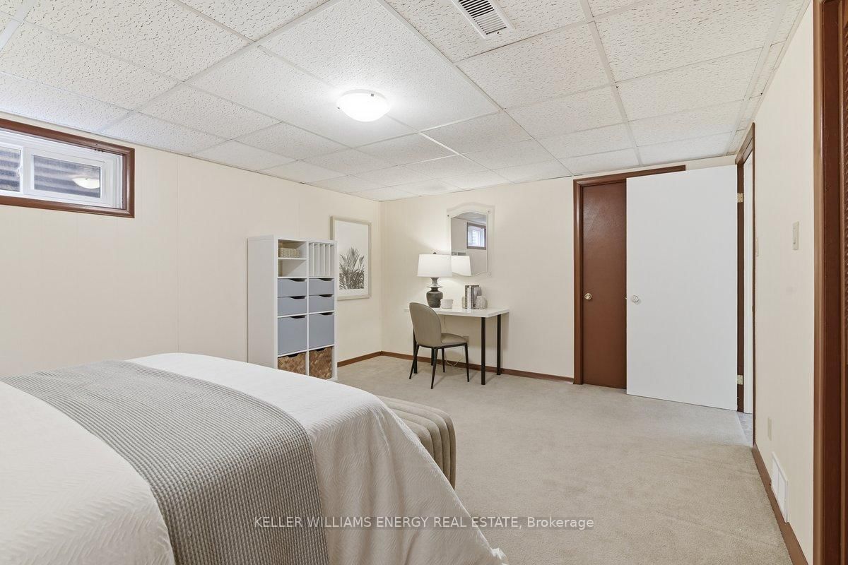 Detached House for sale at 36 Stonefield Crescent, Toronto, Ontario, M1E 4J5 - Morningside - MLS: E12971132