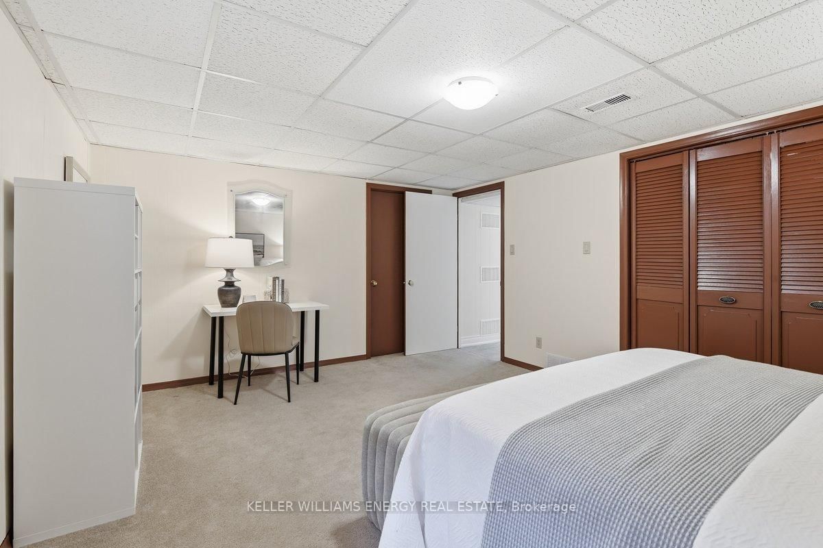 Detached House for sale at 36 Stonefield Crescent, Toronto, Ontario, M1E 4J5 - Morningside - MLS: E12971132