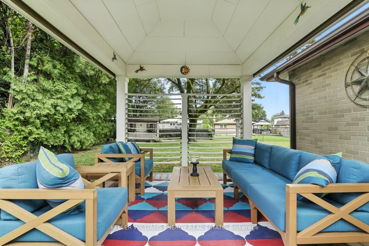 Detached House for sale at 36 Stonefield Crescent, Toronto, Ontario, M1E 4J5 - Morningside - MLS: E12971132