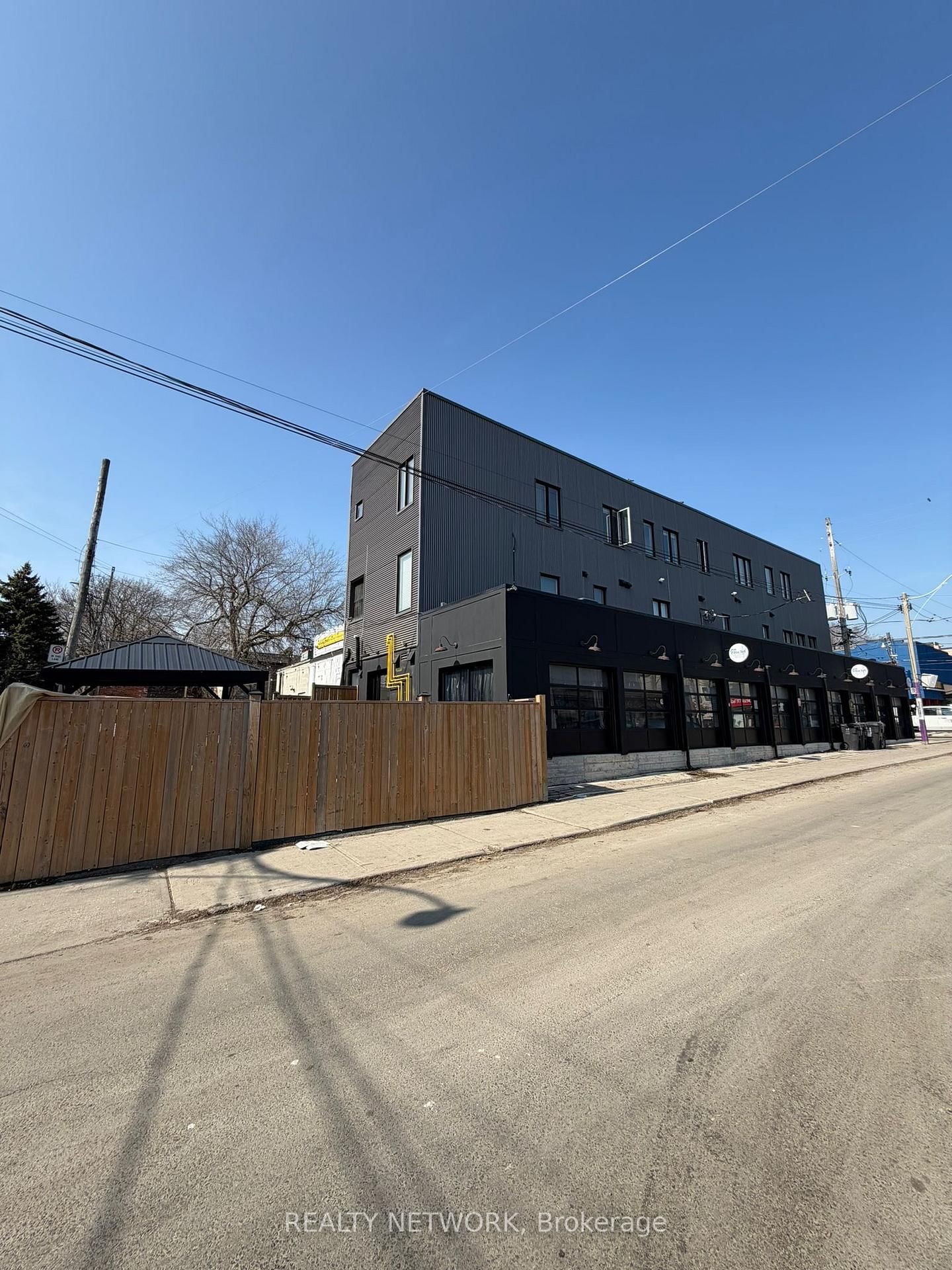 1415 E Gerrard Street • Toronto, ON photo 33