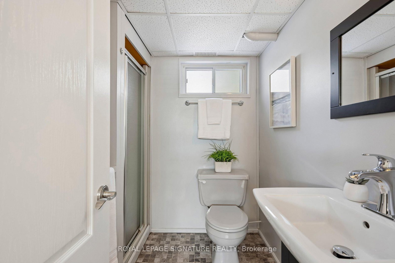 Detached House for sale at 90 Woodgarden Crescent, Toronto, Ontario, M1E 3K2 - West Hill - MLS: E12971936