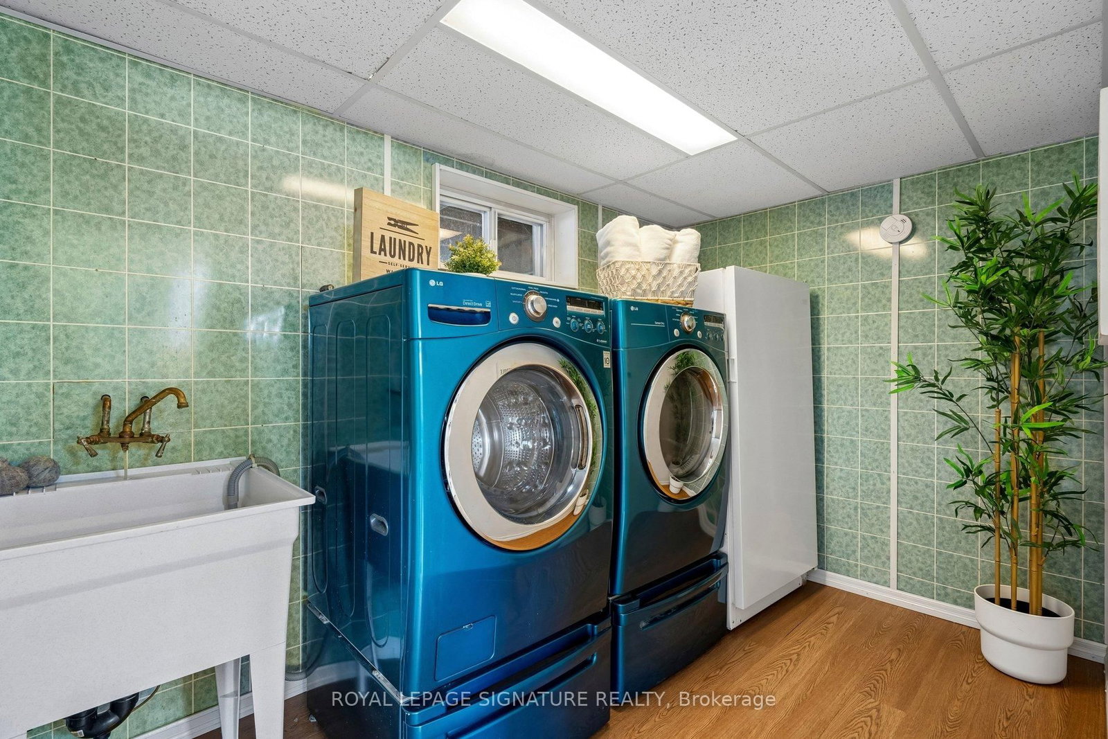 Detached House for sale at 90 Woodgarden Crescent, Toronto, Ontario, M1E 3K2 - West Hill - MLS: E12971936