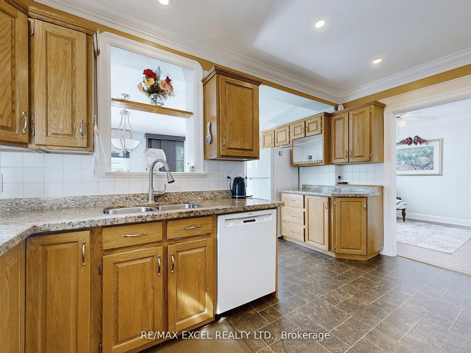 341 Richmond Street E - Photo 12