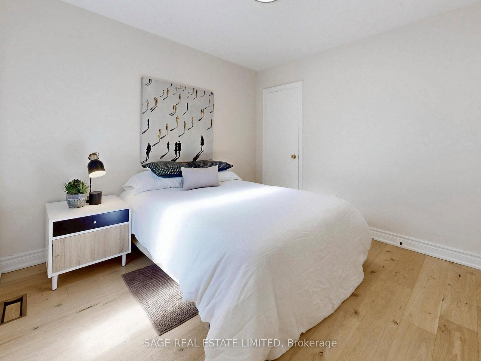 Detached House for sale at 8 Lombardy Crescent, Toronto, Ontario, M1K 4N8 - Kennedy Park - MLS: E12972072