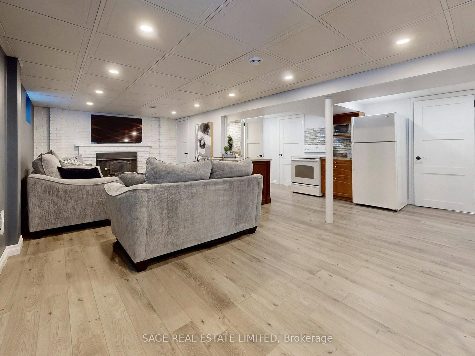 Detached House for sale at 8 Lombardy Crescent, Toronto, Ontario, M1K 4N8 - Kennedy Park - MLS: E12972072