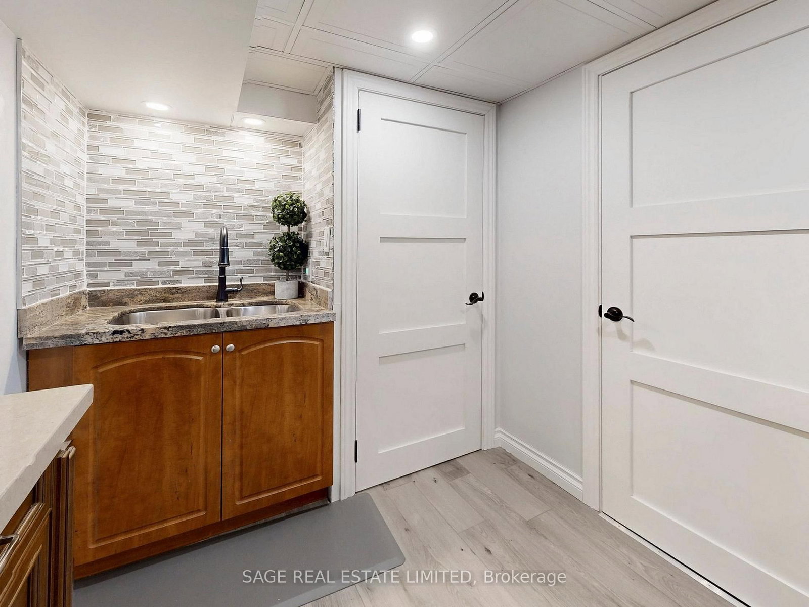 Detached House for sale at 8 Lombardy Crescent, Toronto, Ontario, M1K 4N8 - Kennedy Park - MLS: E12972072