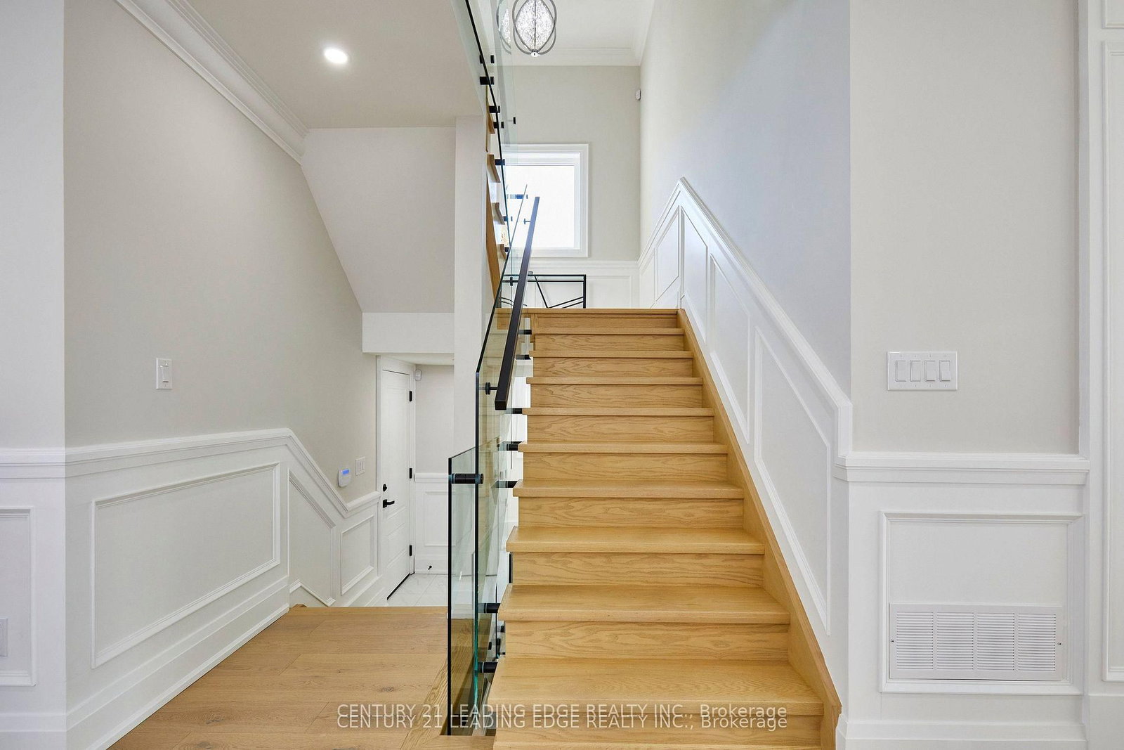 162 Harewood Avenue - Photo 7