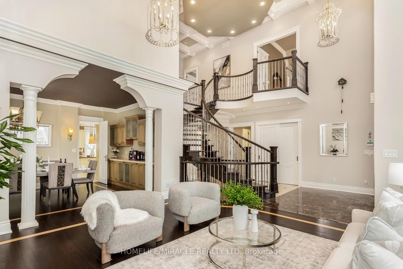 369 Toyne Vale Rd, Pickering, L1W 2G9 | Image 3