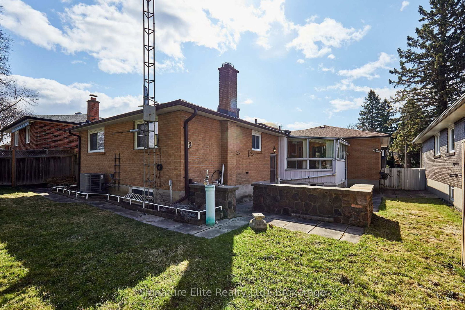 Detached House for sale at 34 Tilley Drive, Toronto, Ontario, M1C 2G2 - Centennial Scarborough - MLS: E12972620