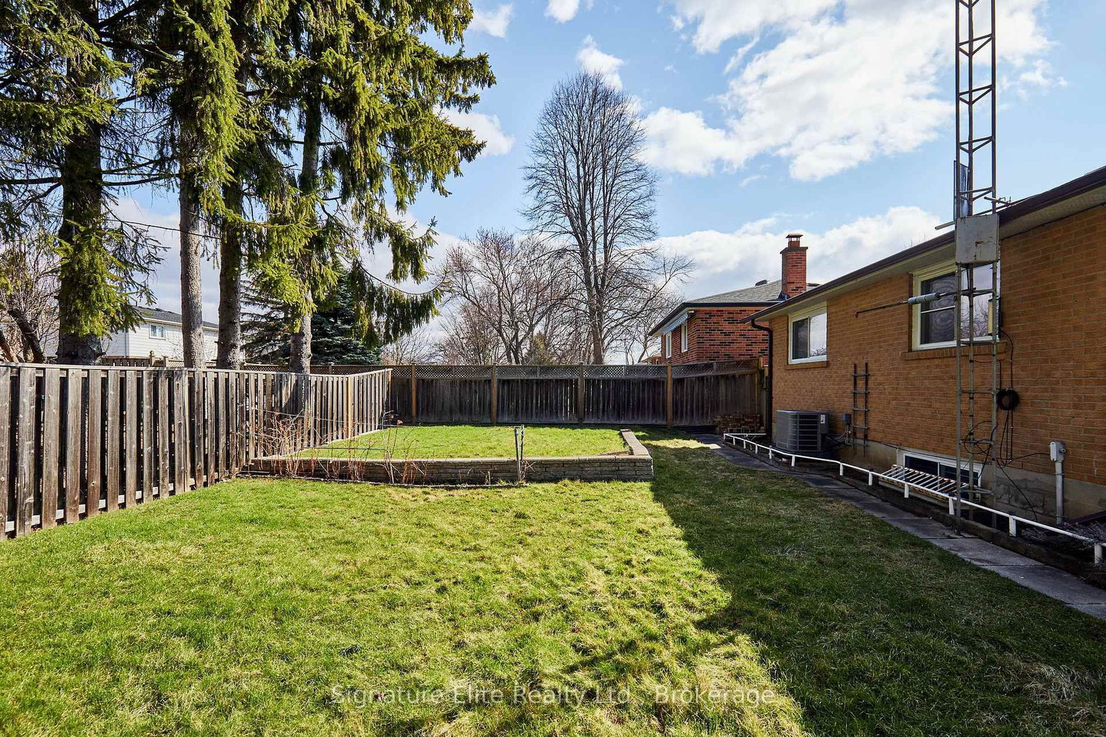 Detached House for sale at 34 Tilley Drive, Toronto, Ontario, M1C 2G2 - Centennial Scarborough - MLS: E12972620