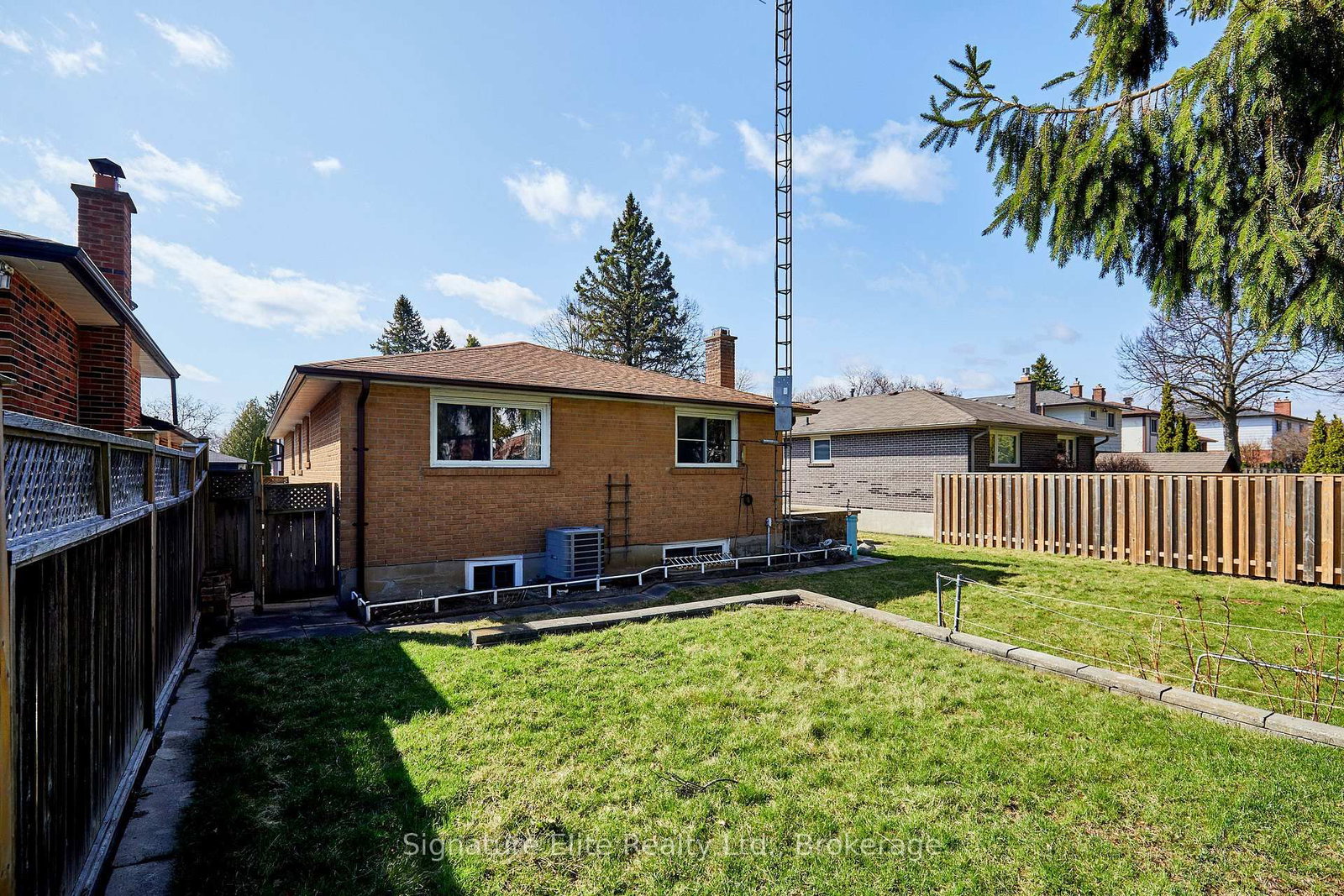 Detached House for sale at 34 Tilley Drive, Toronto, Ontario, M1C 2G2 - Centennial Scarborough - MLS: E12972620