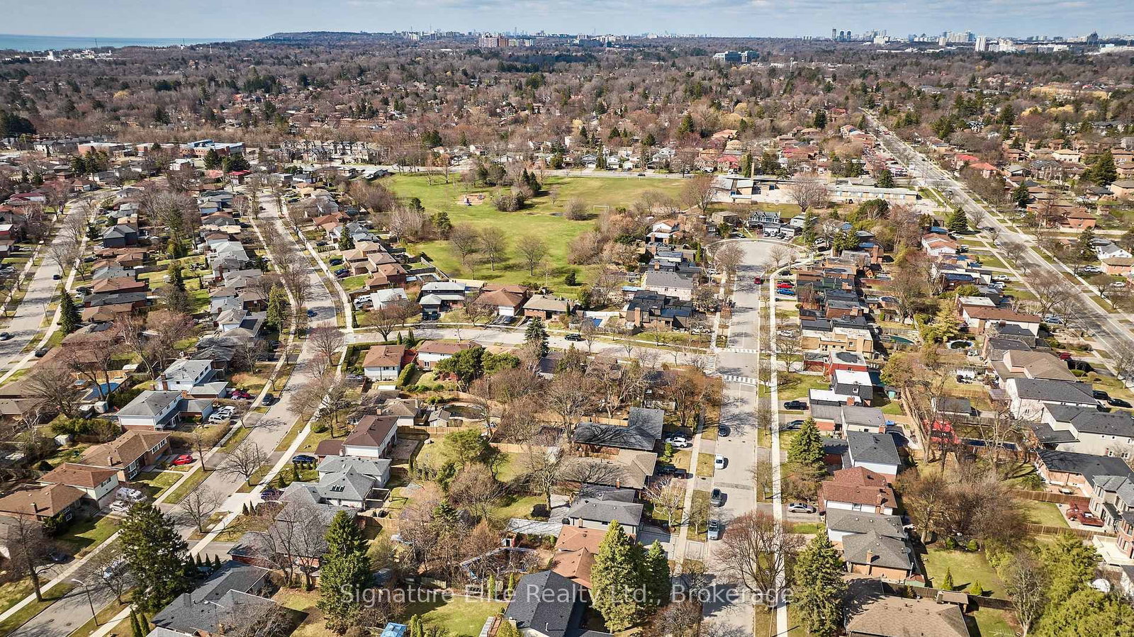 Detached House for sale at 34 Tilley Drive, Toronto, Ontario, M1C 2G2 - Centennial Scarborough - MLS: E12972620