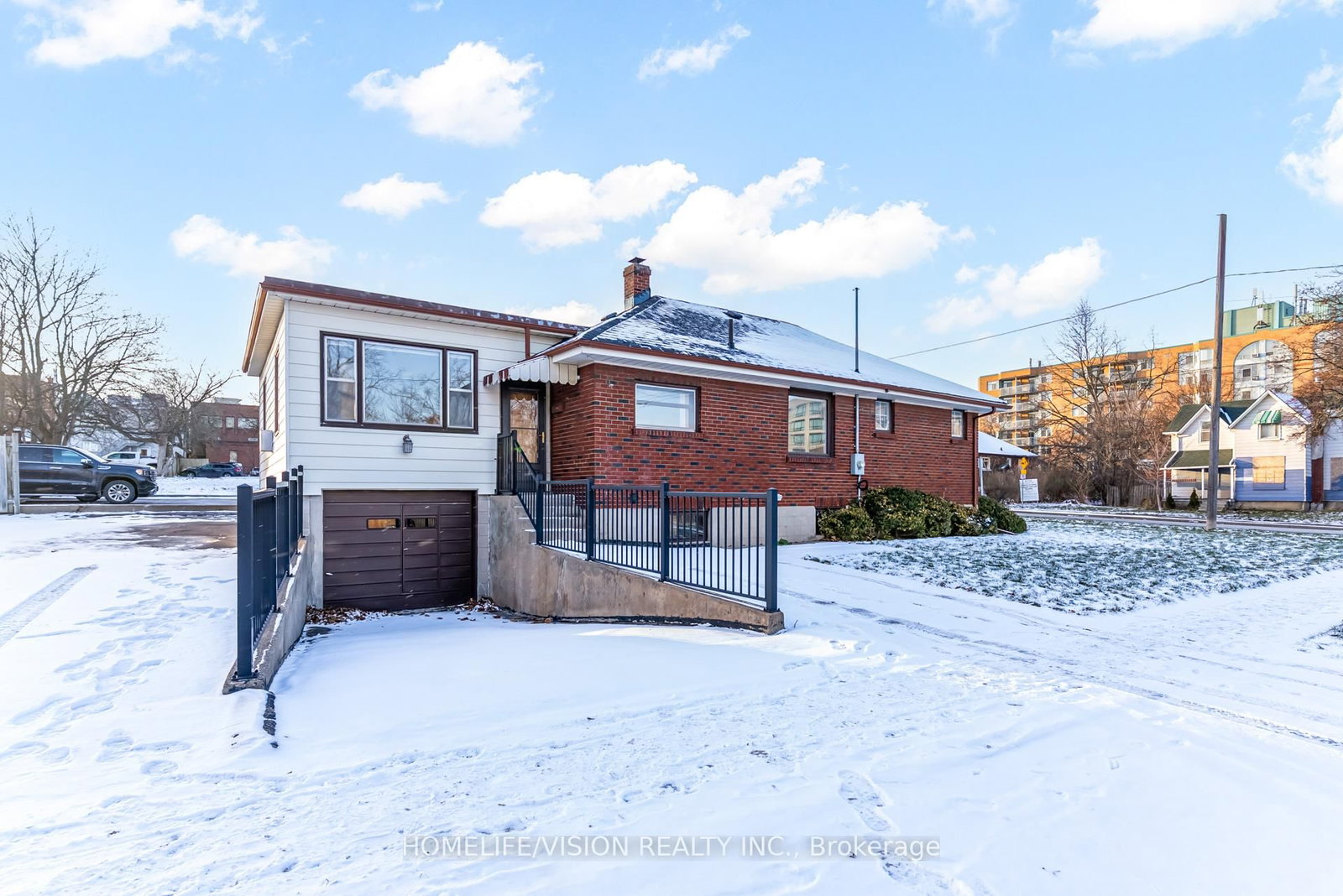 133 Mary Street E - Photo 4