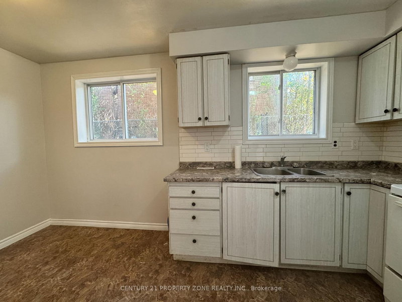 2 - 357 Dwight Ave, Oshawa, L1J 1K8 | Image 2