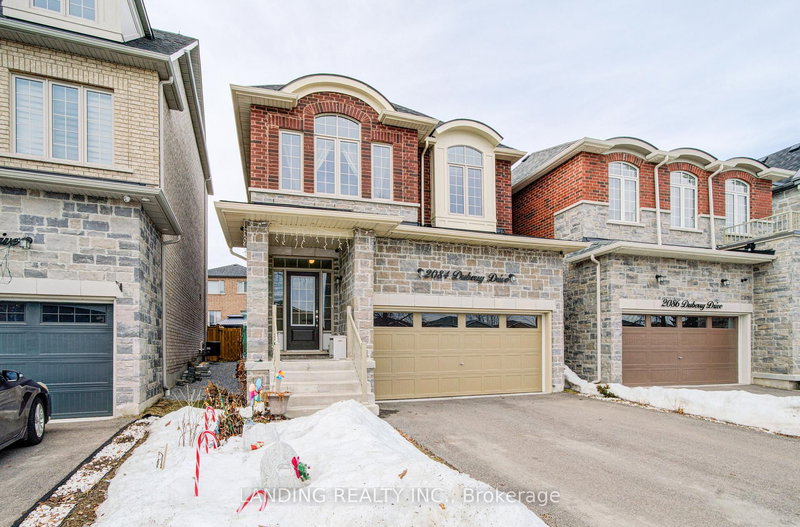 2084 Duberry Dr, Pickering, L1X 1Y5 | Image 2