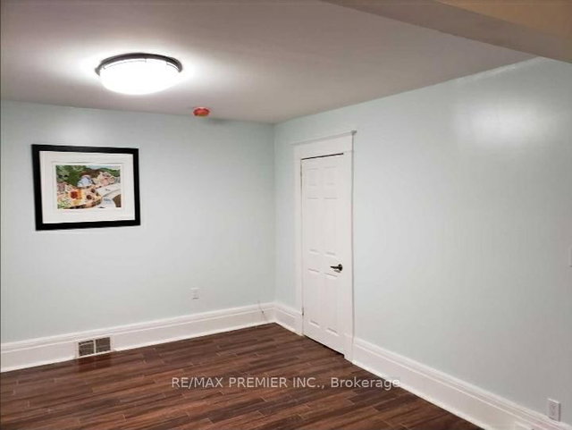 STE 1 - 119 Agnes Street