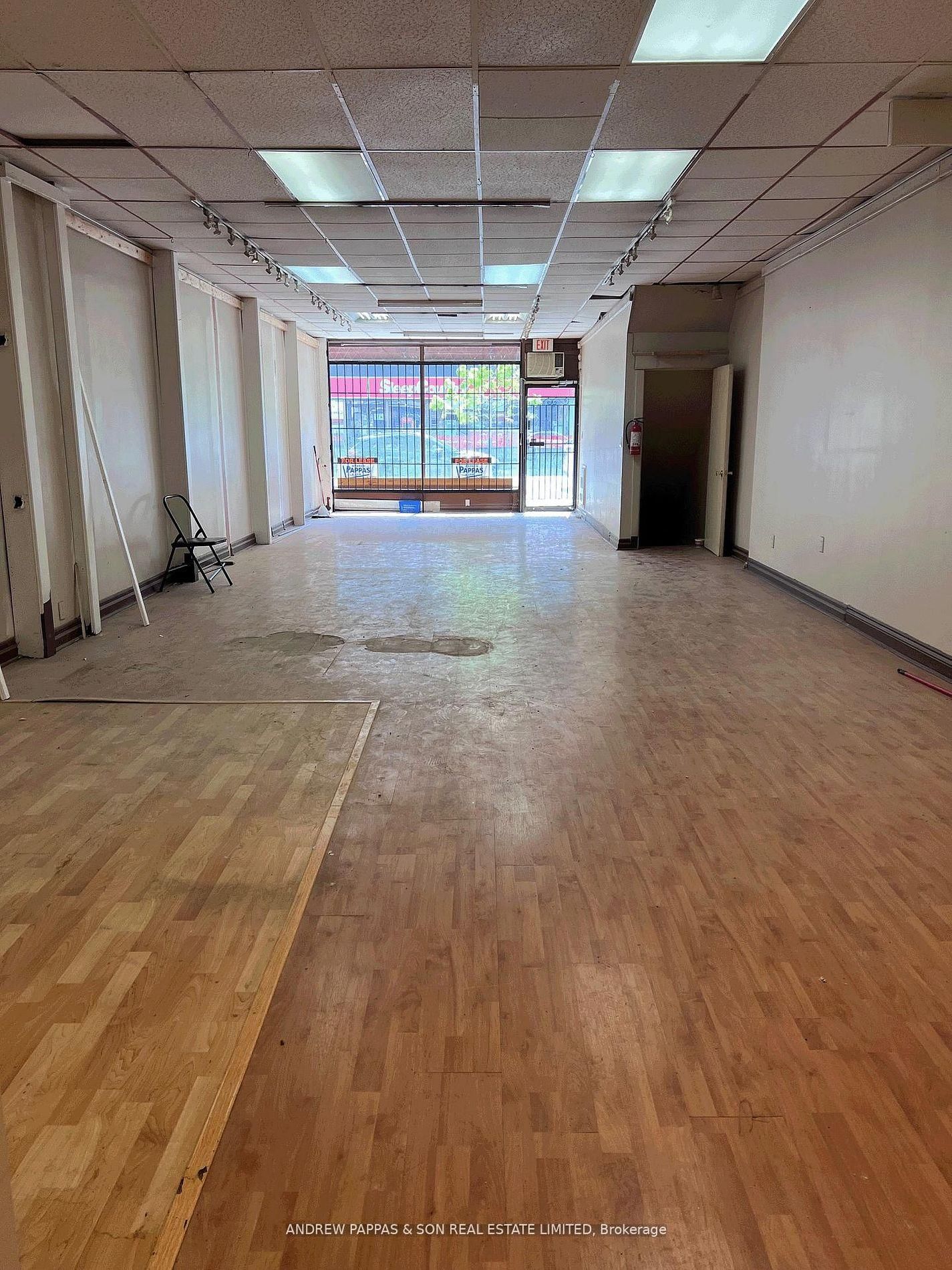 744 Danforth Avenue - Photo 3