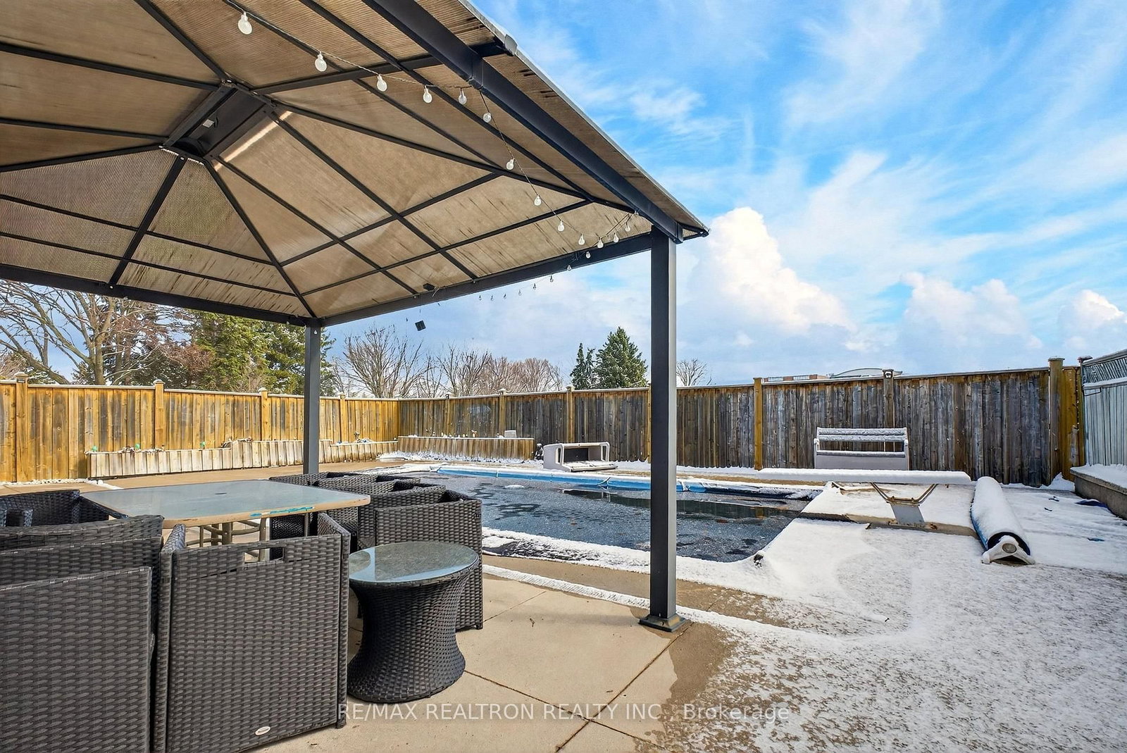 Detached House for sale at 301 Lupin Drive, Whitby, Ontario, L1N 1Y5 - Downtown Whitby - MLS: E12973702