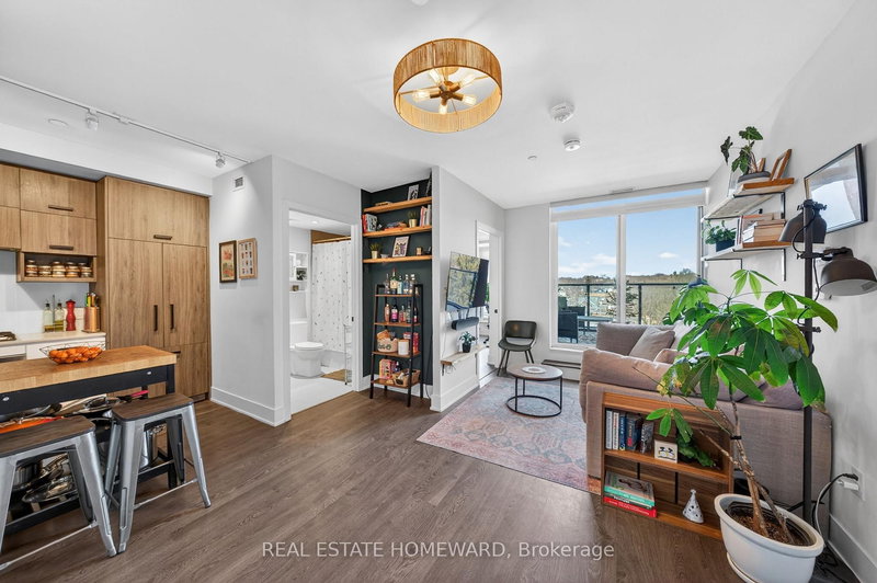 home for lease on 605-1888 Queen Street E