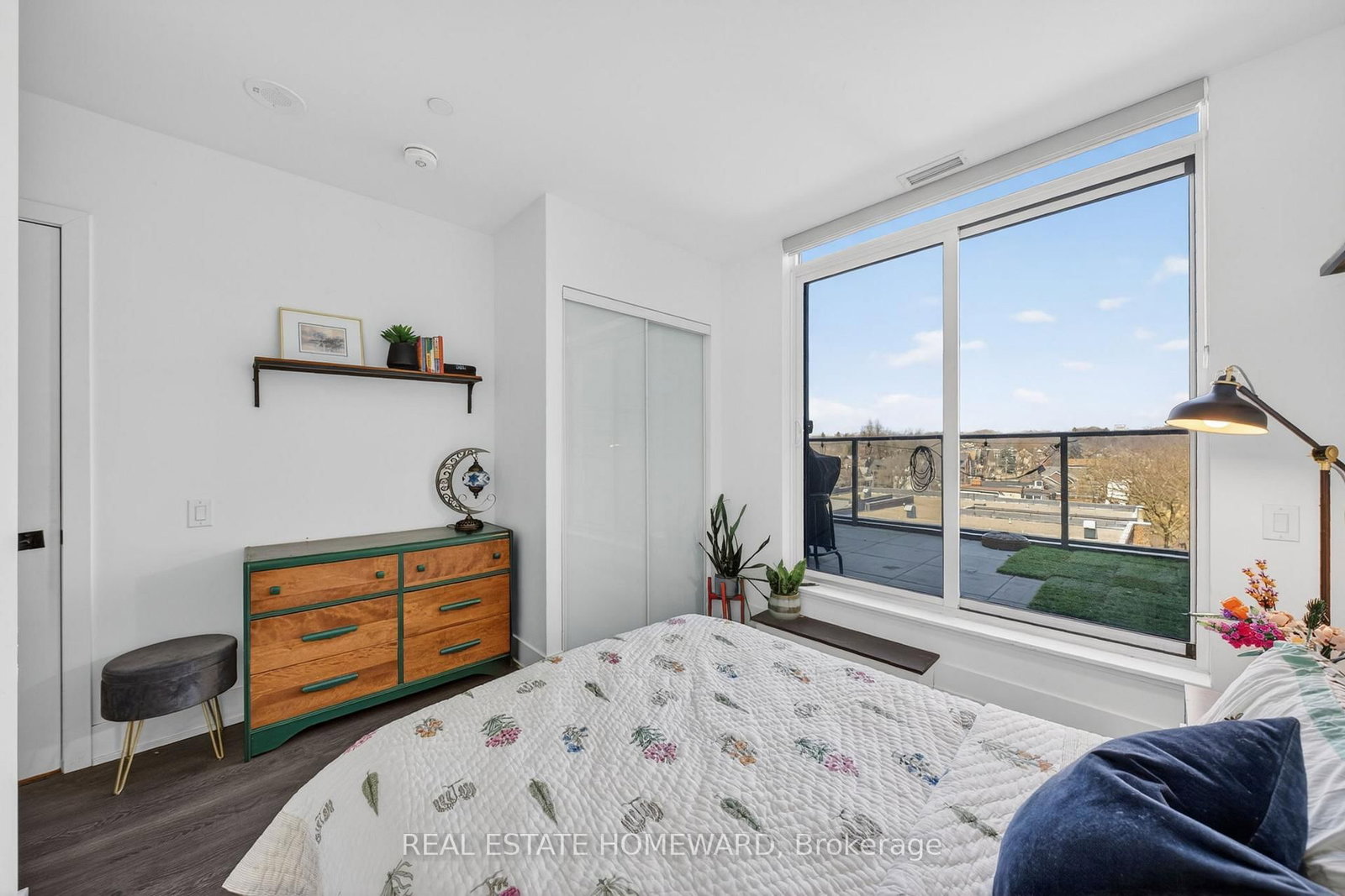 1888 Queen Street E, Unit 605 - Photo 18