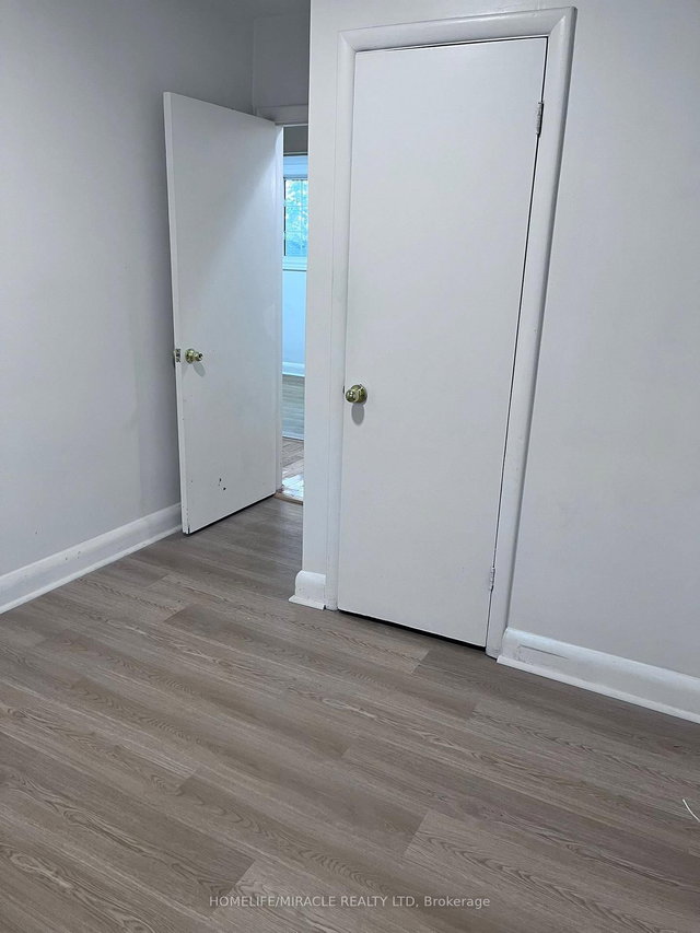 Upper - 775 Shelley Avenue