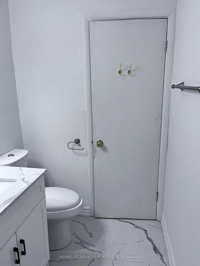 Upper - 775 Shelley Avenue