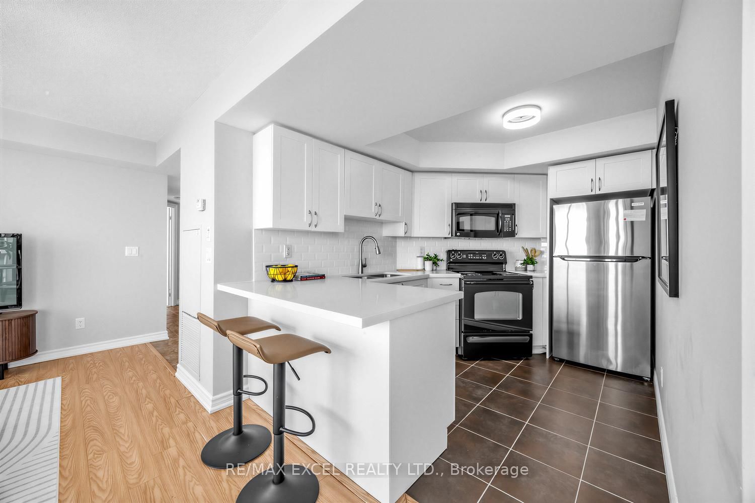 Condo for sale at 916-340 Watson Street, Whitby, Ontario, L1N 9G1 - Port Whitby - MLS: E12974532