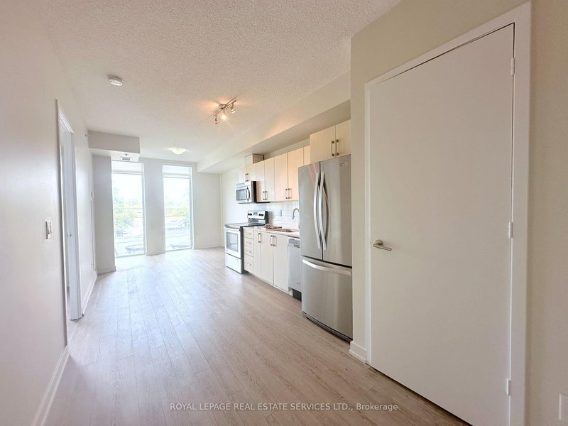 606 - 763 Woodbine Ave, Toronto, M4E 2J4 | Image 2