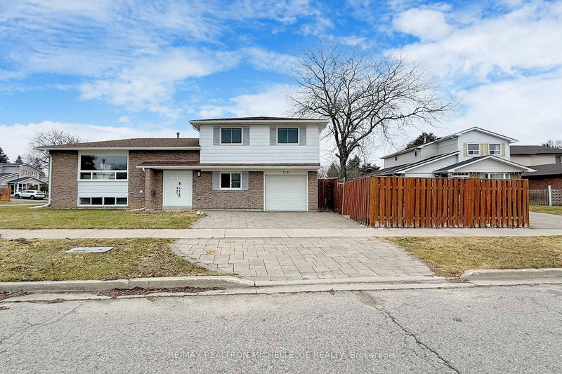 35 Bridley Dr, Toronto, M1V 1B1 | Image 2