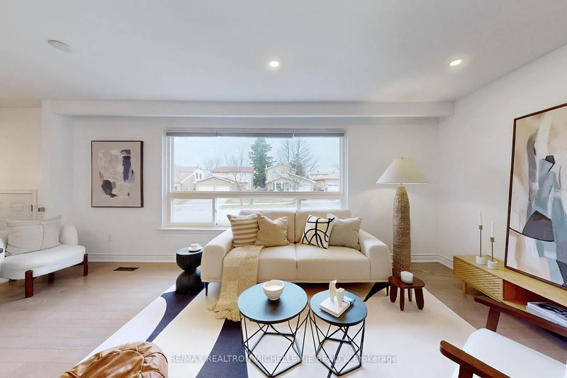 35 Bridley Dr, Toronto, M1V 1B1 | Image 3