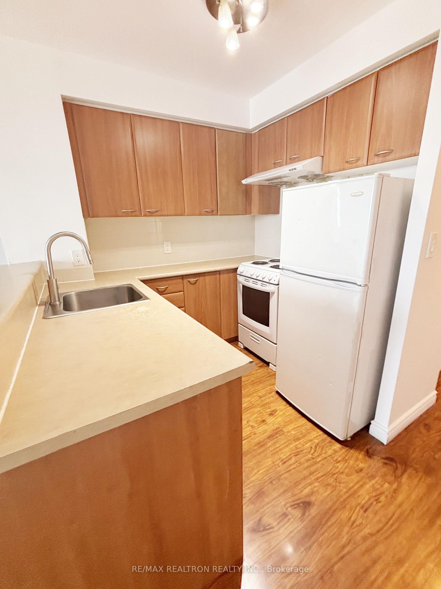 36 Lee Centre Drive, Unit 1115 - Photo 4