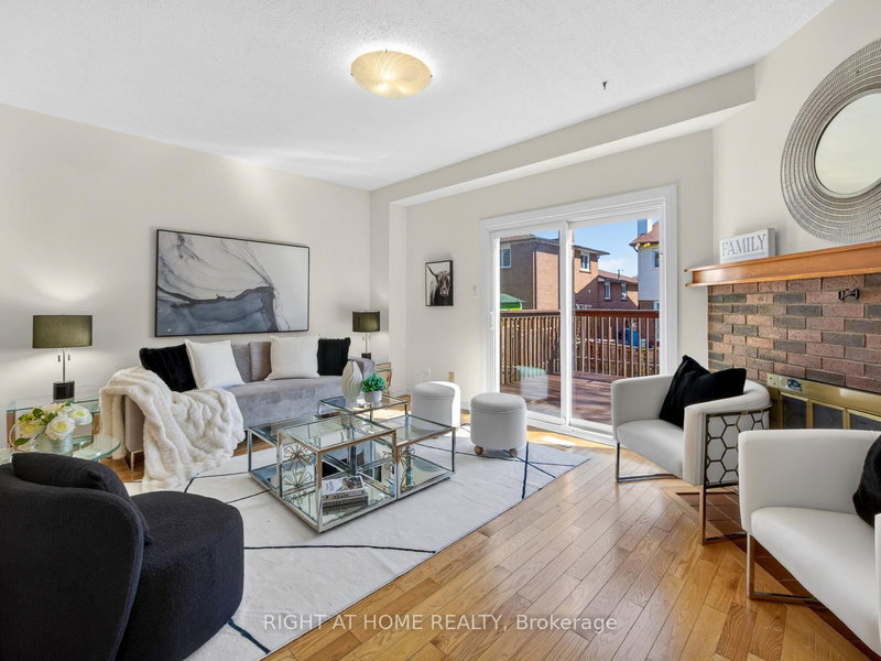 54 Lady Churchill Crt, Toronto, M1V 2J6 | Image 3