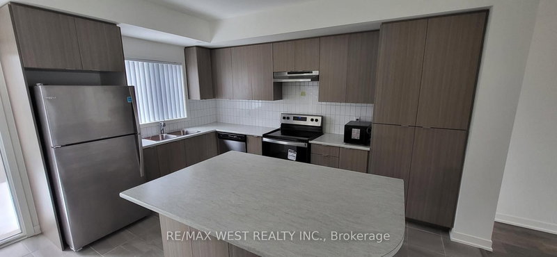 home for lease on 606-1525 Kingston Road