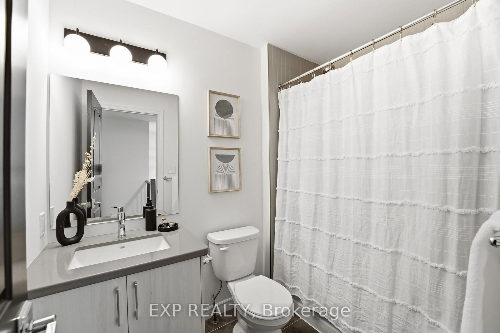 Townhouse for sale at 31 Shand Lane, Scugog, Ontario, L9L 0C7 - Port Perry - MLS: E12976358