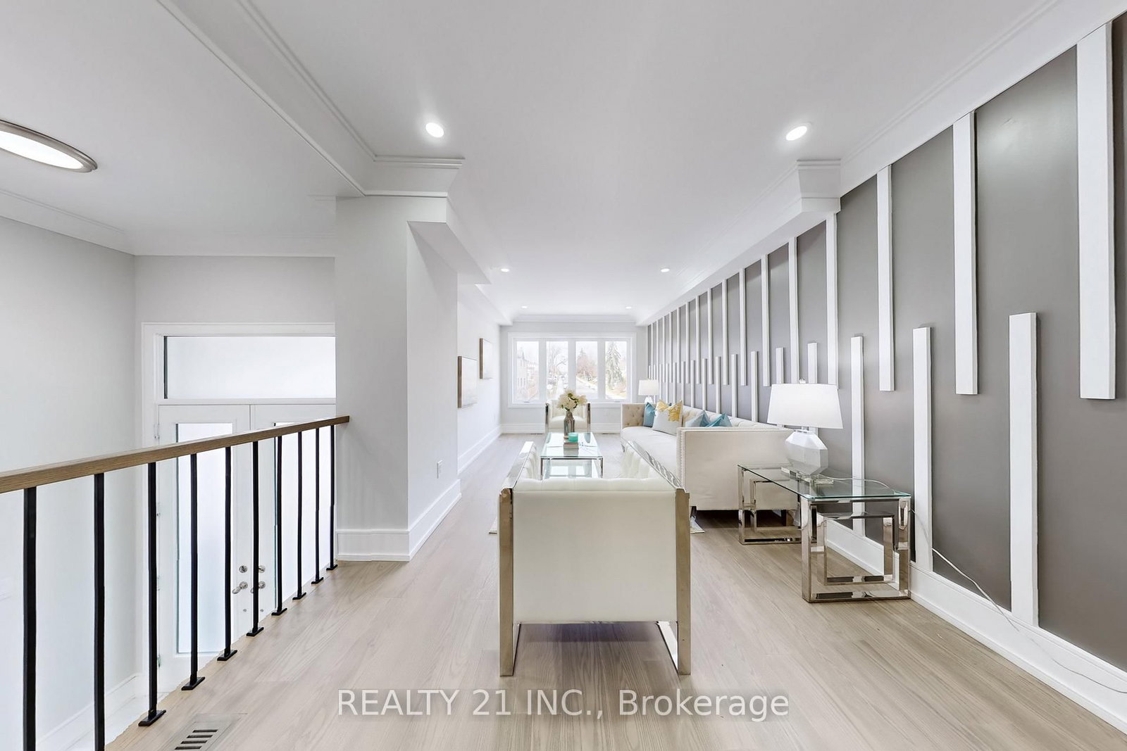 Detached House for sale at 15 Malta Street, Toronto, Ontario, M1N 2L2 - Birchcliffe-Cliffside - MLS: E12976654