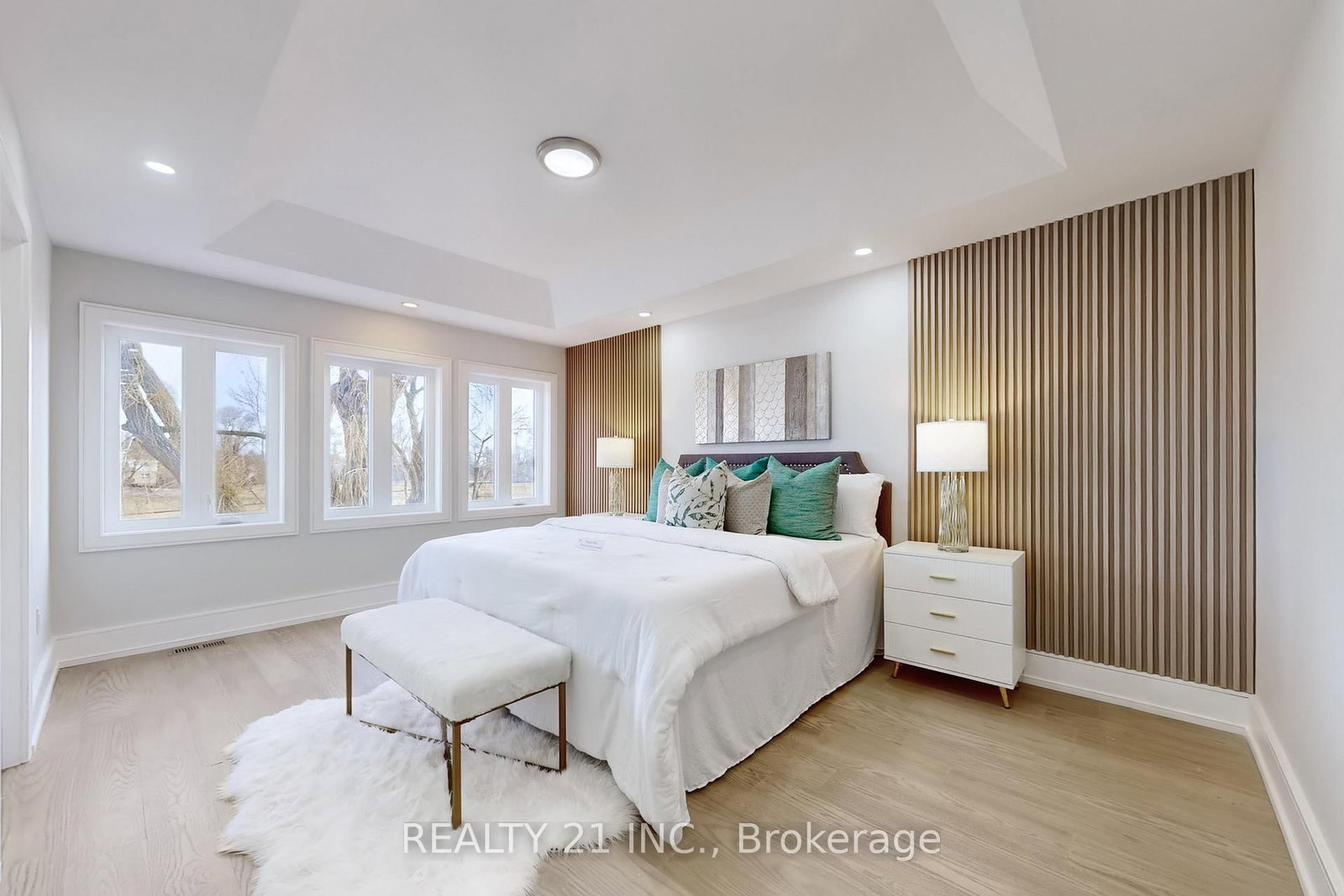 Detached House for sale at 15 Malta Street, Toronto, Ontario, M1N 2L2 - Birchcliffe-Cliffside - MLS: E12976654