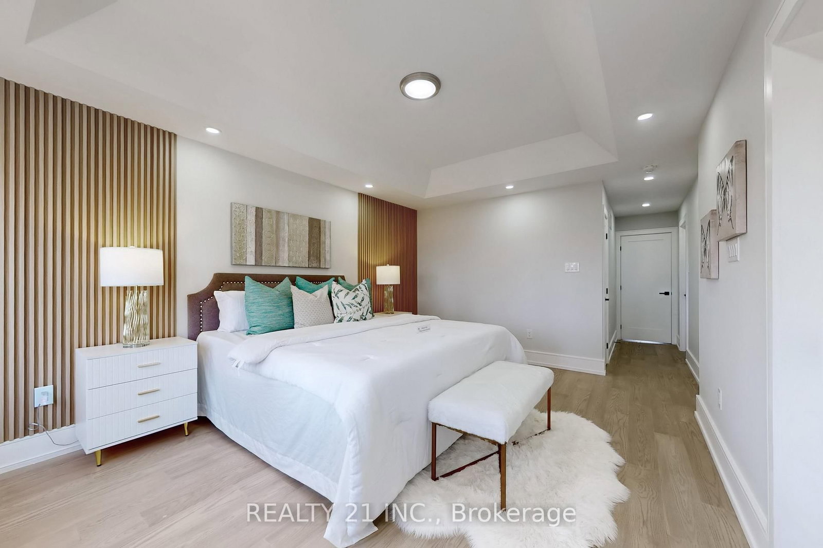 Detached House for sale at 15 Malta Street, Toronto, Ontario, M1N 2L2 - Birchcliffe-Cliffside - MLS: E12976654