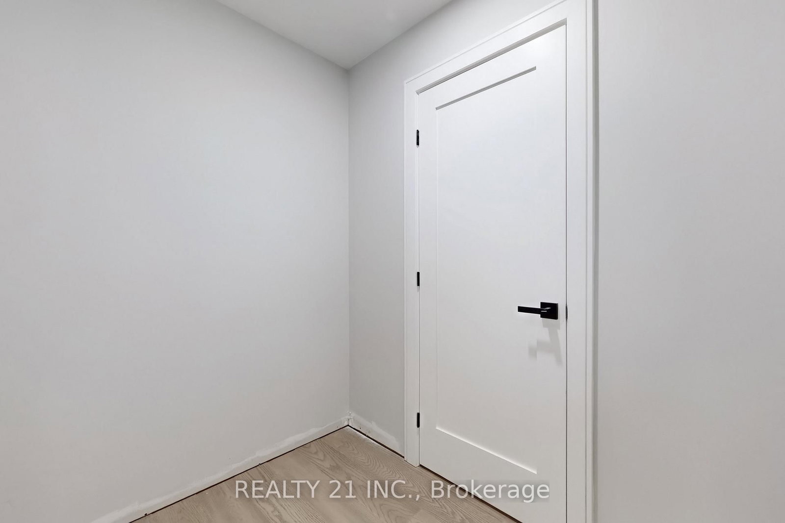 Detached House for sale at 15 Malta Street, Toronto, Ontario, M1N 2L2 - Birchcliffe-Cliffside - MLS: E12976654